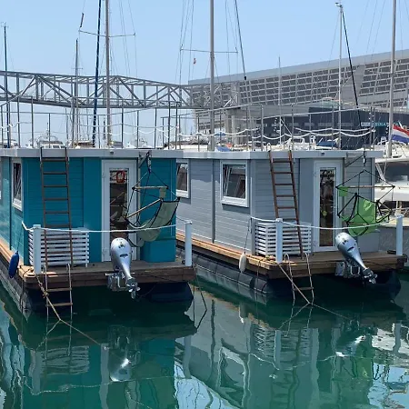 Boat Haus - Mediterranean Experience Båthotell Barcelona