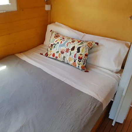 Båthotell Boat Haus - Mediterranean Experience Barcelona