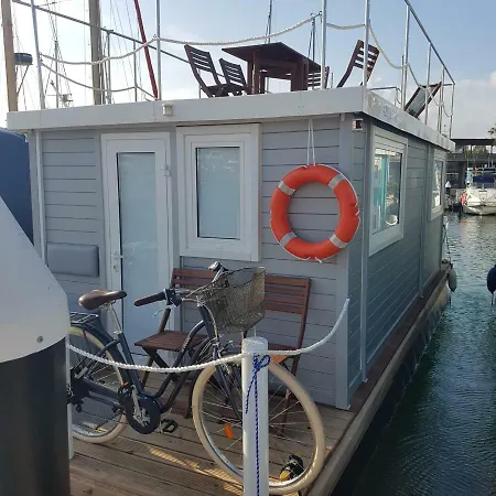 Båthotell Boat Haus - Mediterranean Experience