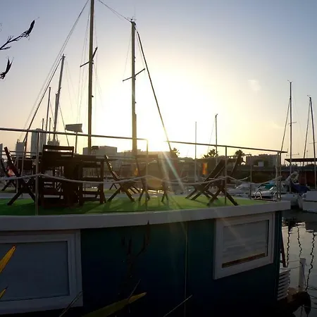 Båthotell Boat Haus - Mediterranean Experience