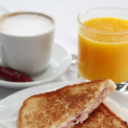 Båthotell Boat Haus - Mediterranean Experience Barcelona
